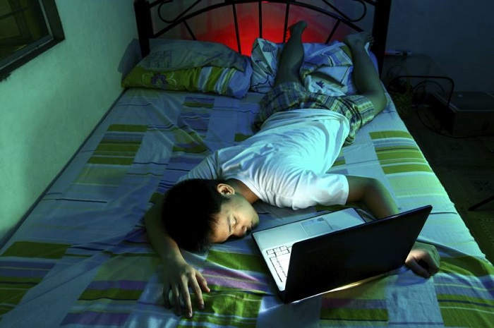 the-negative-effects-of-electronic-gadgets-among-college-students